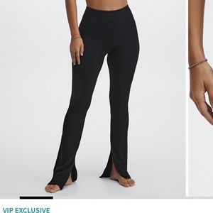 Fabletics Cloud Seamless High-Waisted Pant